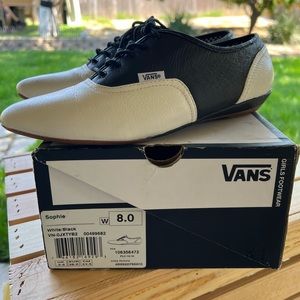 Size 8 women’s black and white oxford vans shoes
